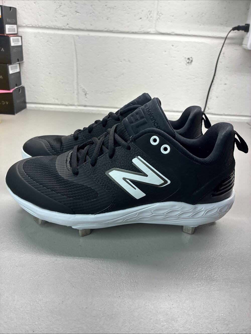 New Balance Unisex Fresh Foam X Velo v3 Metal Softball Cleats Men 7/Women 8.5